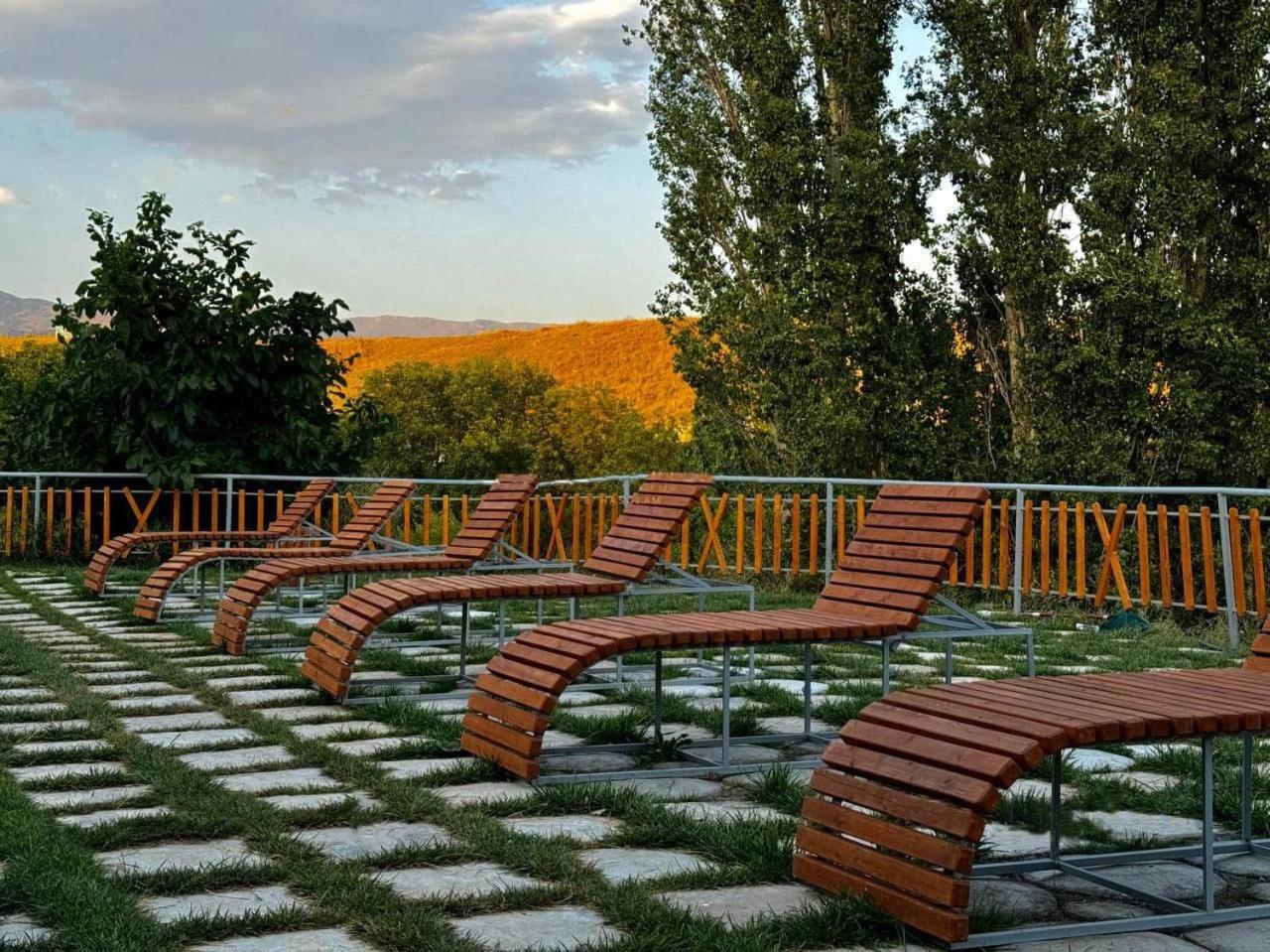 Harmonycampinghouse Teghenik Bagian luar foto