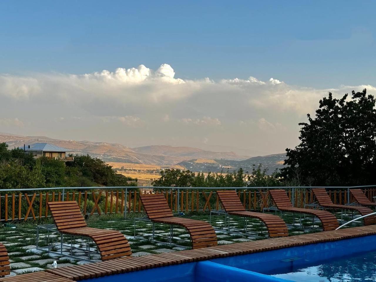 Harmonycampinghouse Teghenik Bagian luar foto