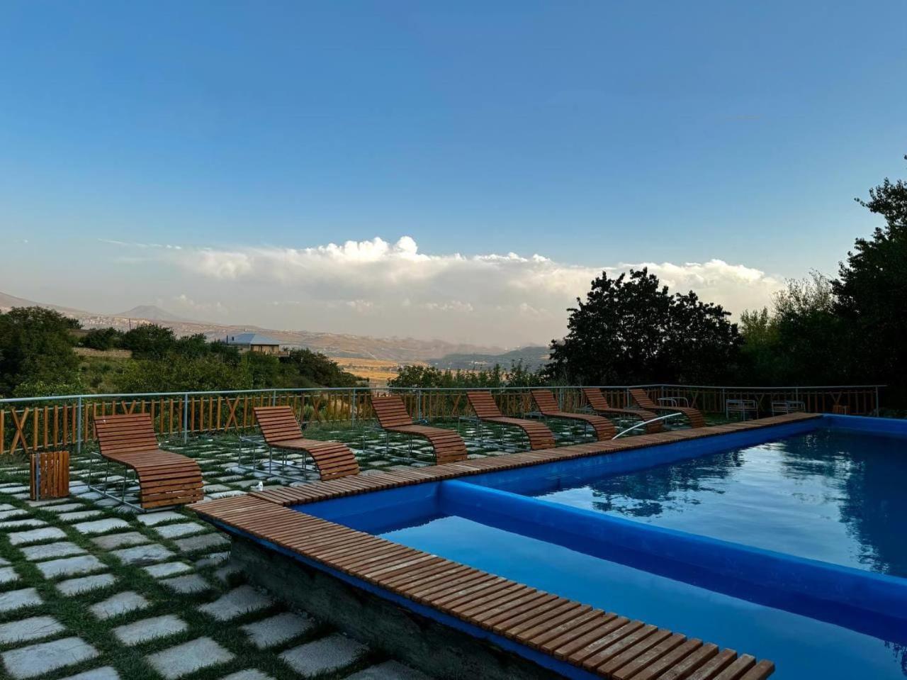 Harmonycampinghouse Teghenik Bagian luar foto