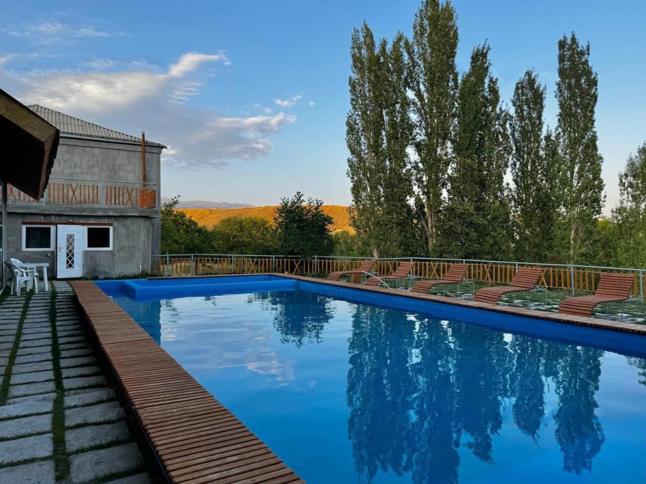 Harmonycampinghouse Teghenik Bagian luar foto